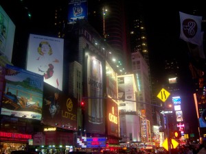 Los neones de Times Square te deslumbran y te podrian ocultar las sombras de la isla